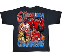 Lade das Bild in den Galerie-Viewer, Marino Morwood Chicago Bulls Champion Team Tee
